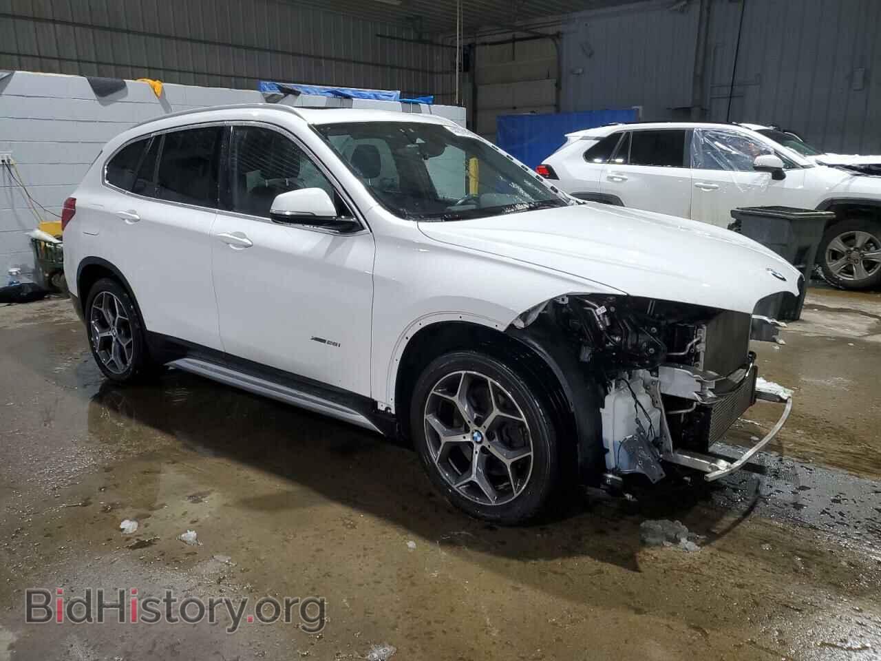 2017 BMW X1 - VIN: WBXHT3C33H5F85551 - Фото 4