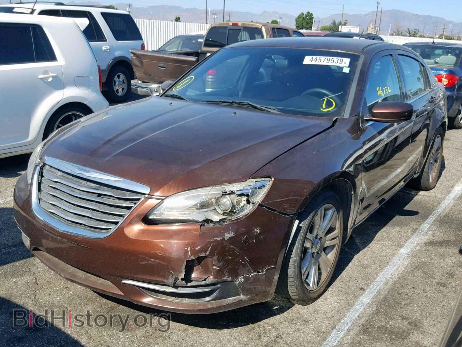 2013 CHRYSLER 200 - VIN: 1C3CCBAB7DN647234 - Photo 2