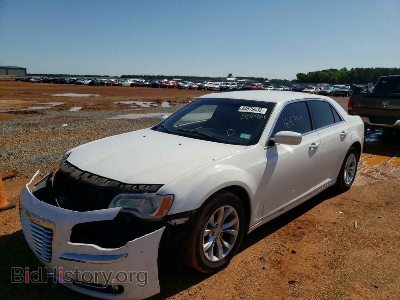 2013 CHRYSLER 300 - VIN: 2C3CCAAG2DH588981 - Фото 2