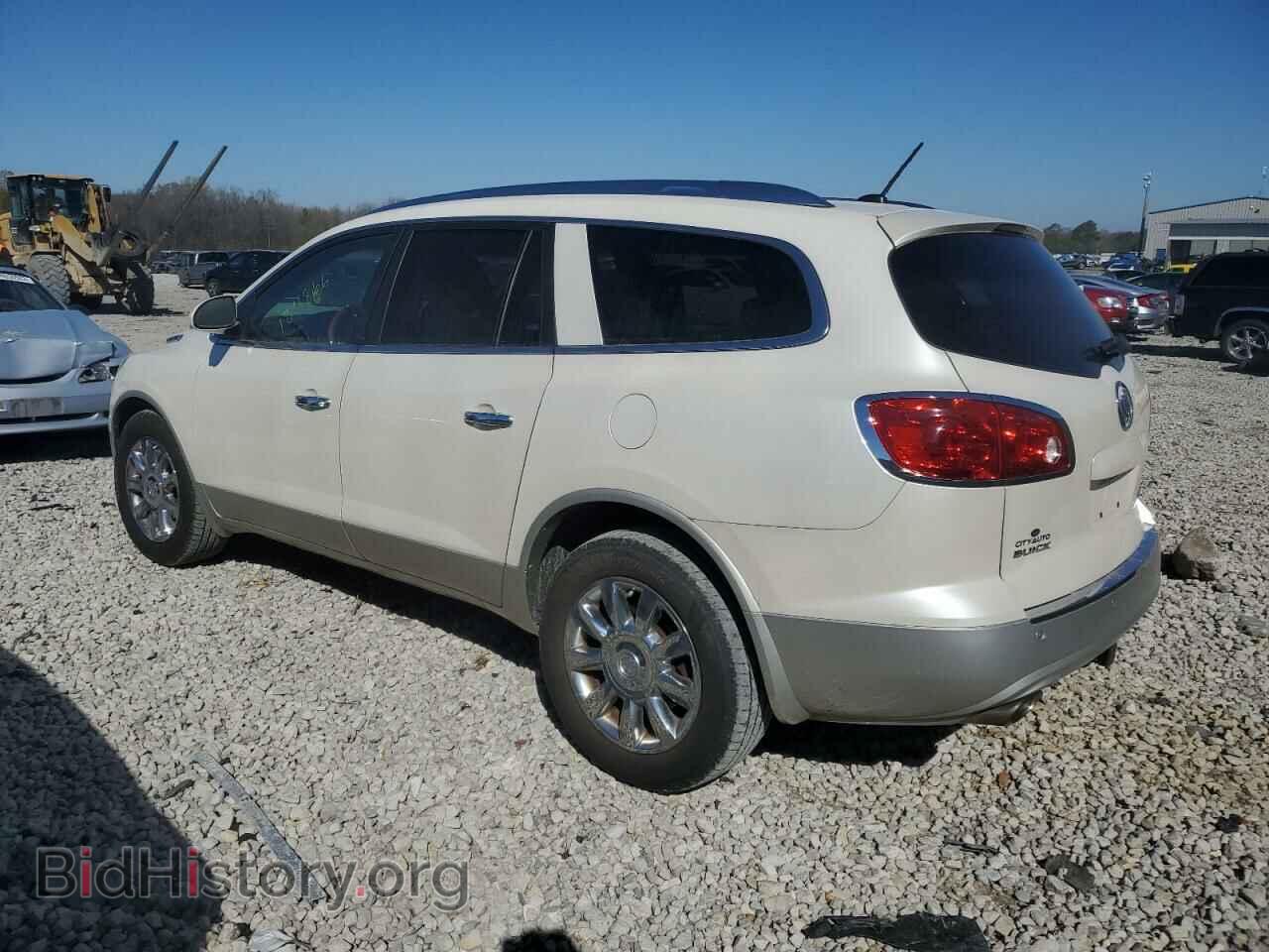 2011 BUICK ENCLAVE - VIN: 5GAKRCED8BJ267834 - Фото 2