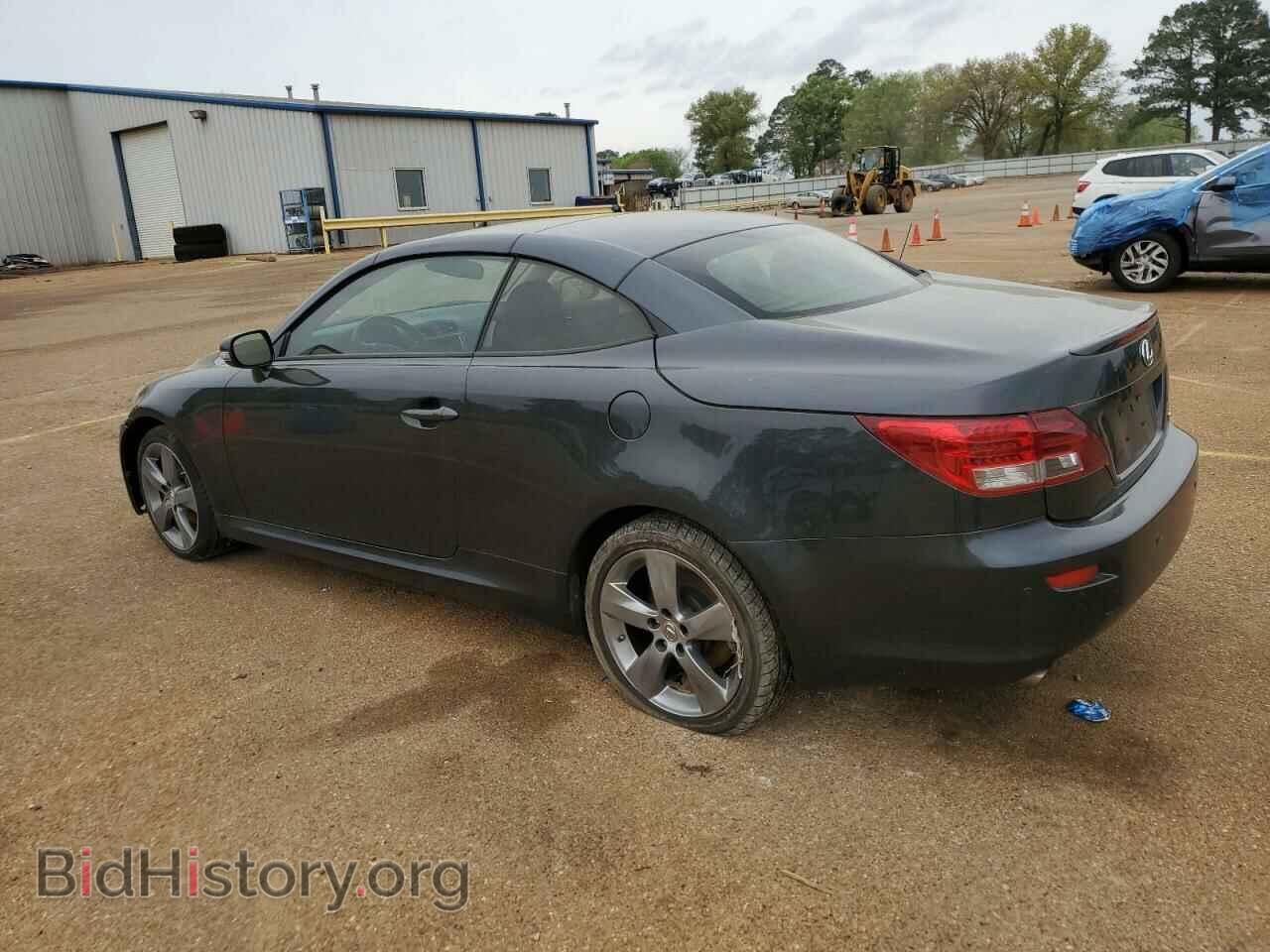 2011 LEXUS IS - VIN: JTHFF2C26B2520064 - Photo 2