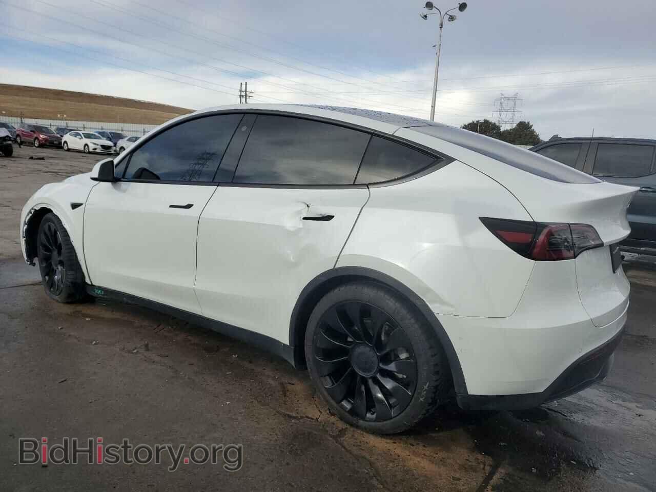 2022 TESLA MODEL Y - VIN: 7SAYGDEE3NF310150 - Фото 2