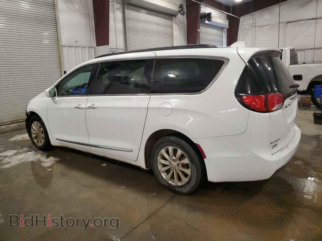 2017 CHRYSLER PACIFICA - VIN: 2C4RC1BG5HR621914 - Photo 2