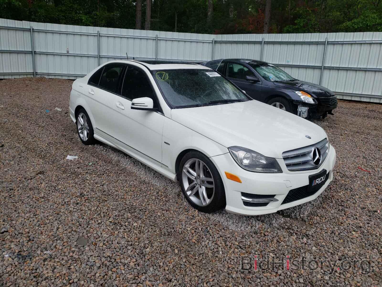 Photo WDDGF4HB8CR215321 - MERCEDES-BENZ C CLASS 2012