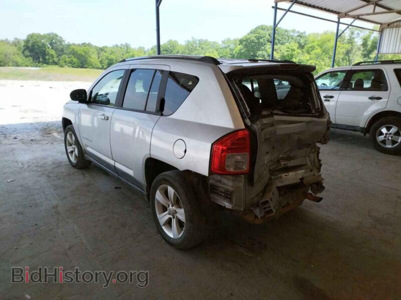 2011 Jeep COMPASS (VIN 1J4NT1FB7BD256492) — photo 3 of 10
