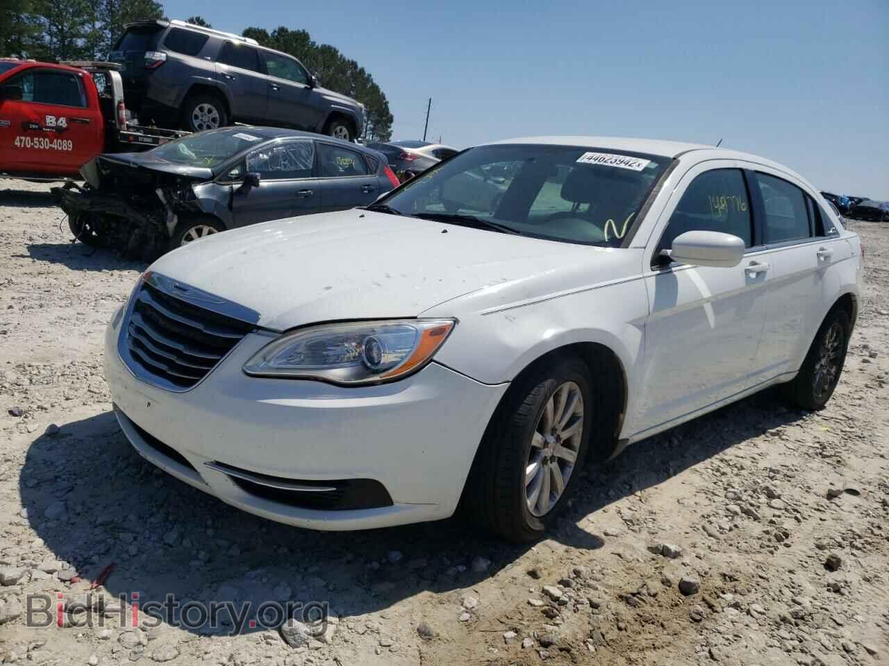 2013 CHRYSLER 200 - VIN: 1C3CCBAB6DN671086 - Фото 2