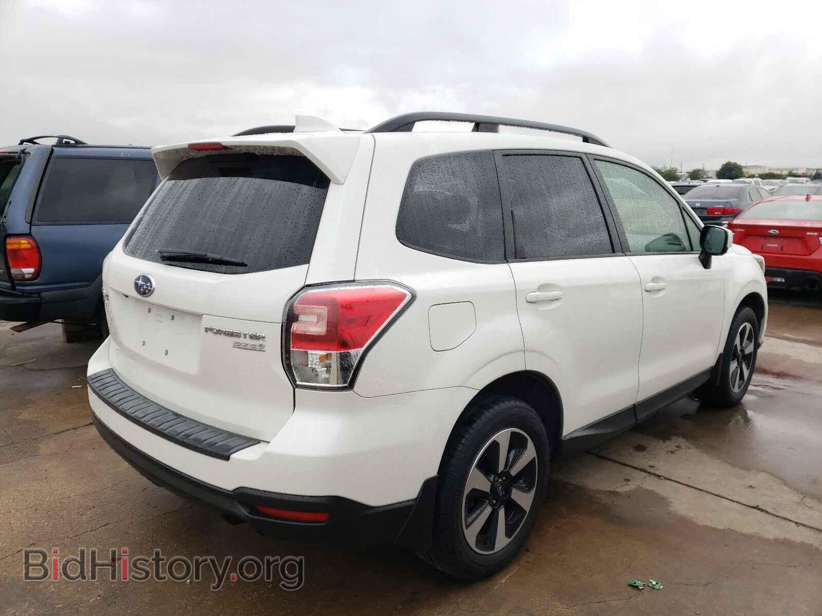 2017 SUBARU FORESTER - VIN: JF2SJAEC2HH400381 - Фото 4