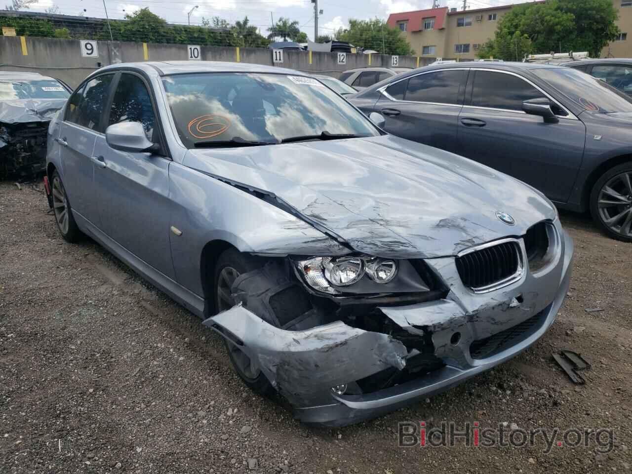 Photo WBAPH73569A175199 - BMW 3 SERIES 2009