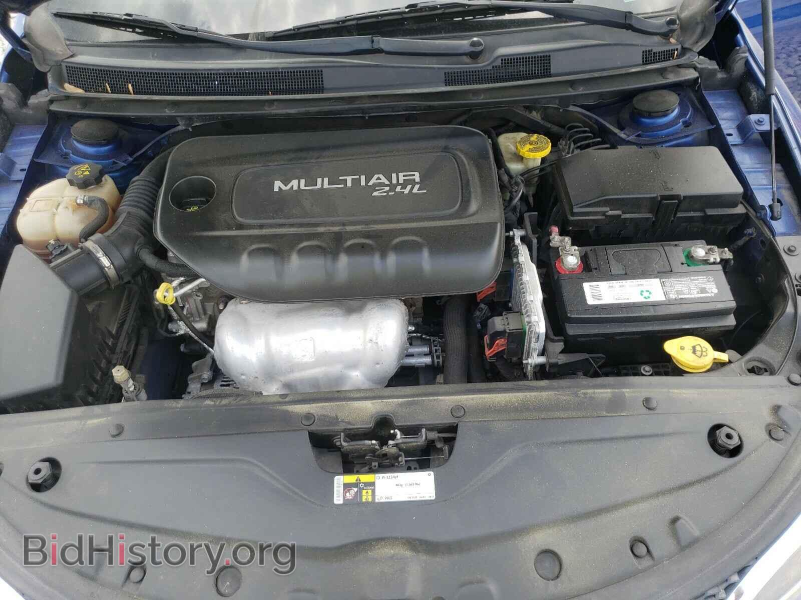 2016 CHRYSLER 200 - VIN: 1C3CCCAB3GN110855 - Фото 7
