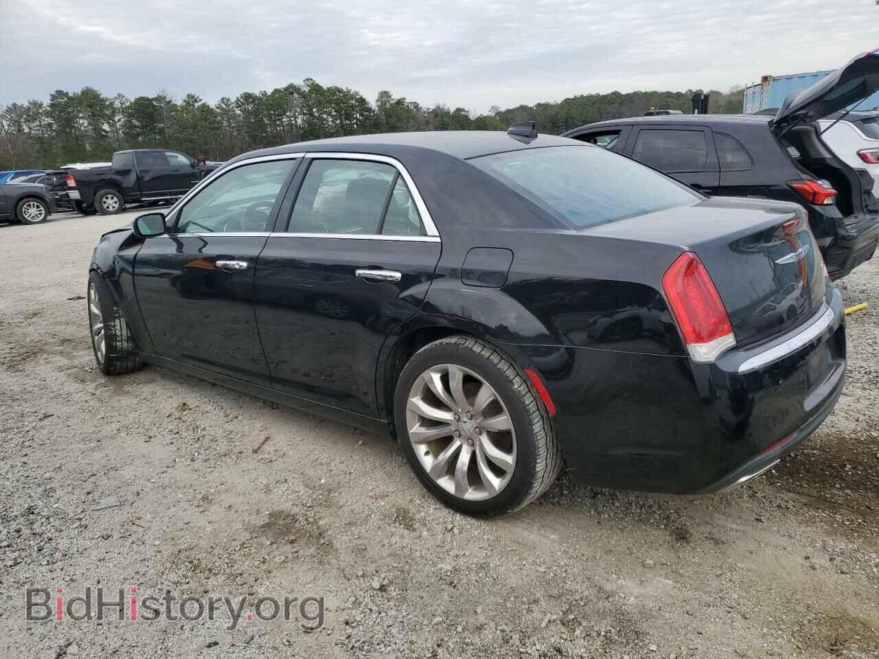 2019 CHRYSLER 300 - VIN: 2C3CCAEG5KH682649 - Фото 2