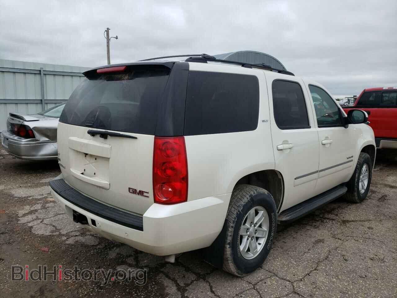 2011 GMC YUKON - VIN: 1GKS2CE01BR282827 - Photo 4