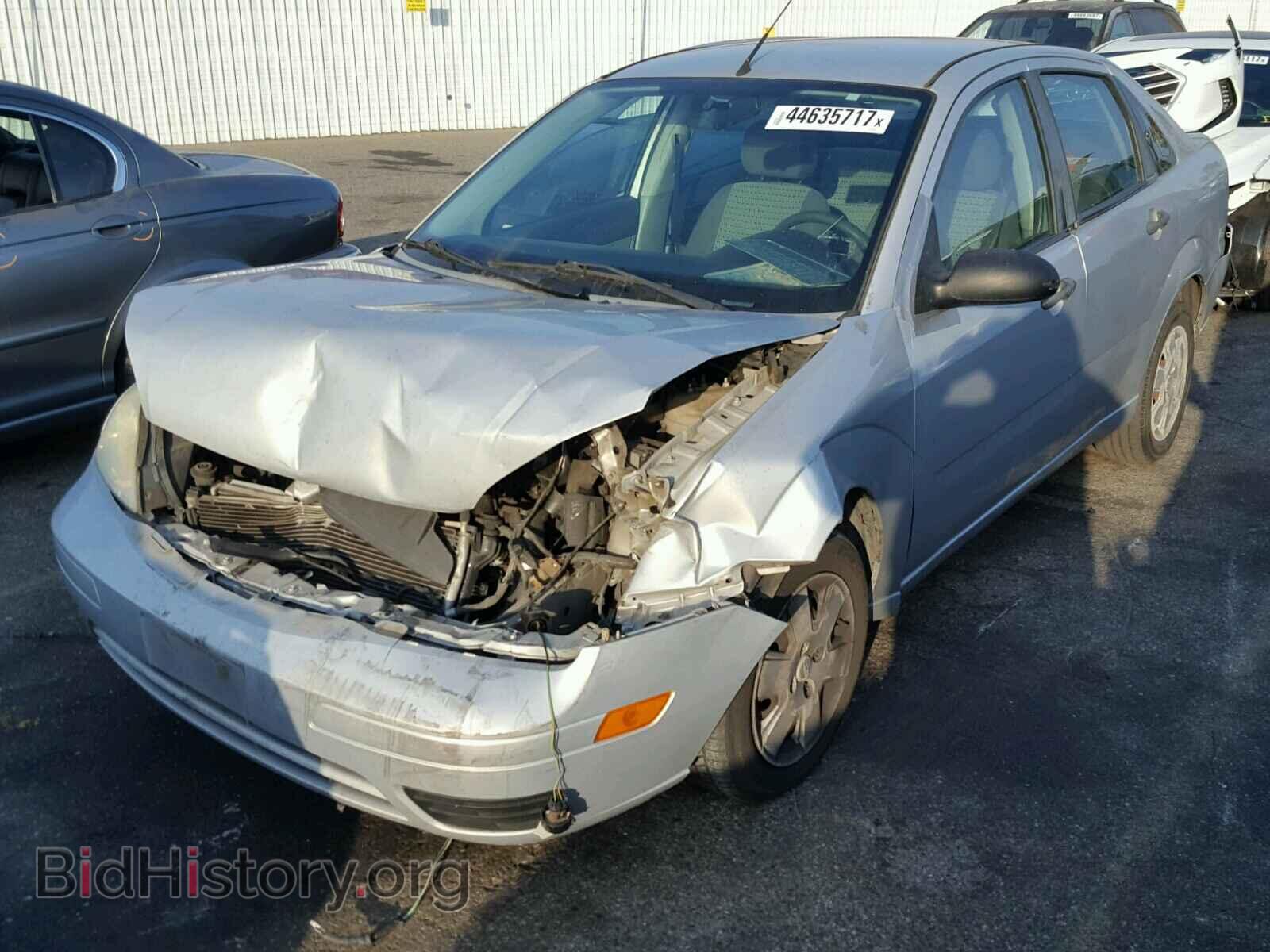 2007 FORD FOCUS - VIN: 1FAFP34N07W348200 - Фото 2