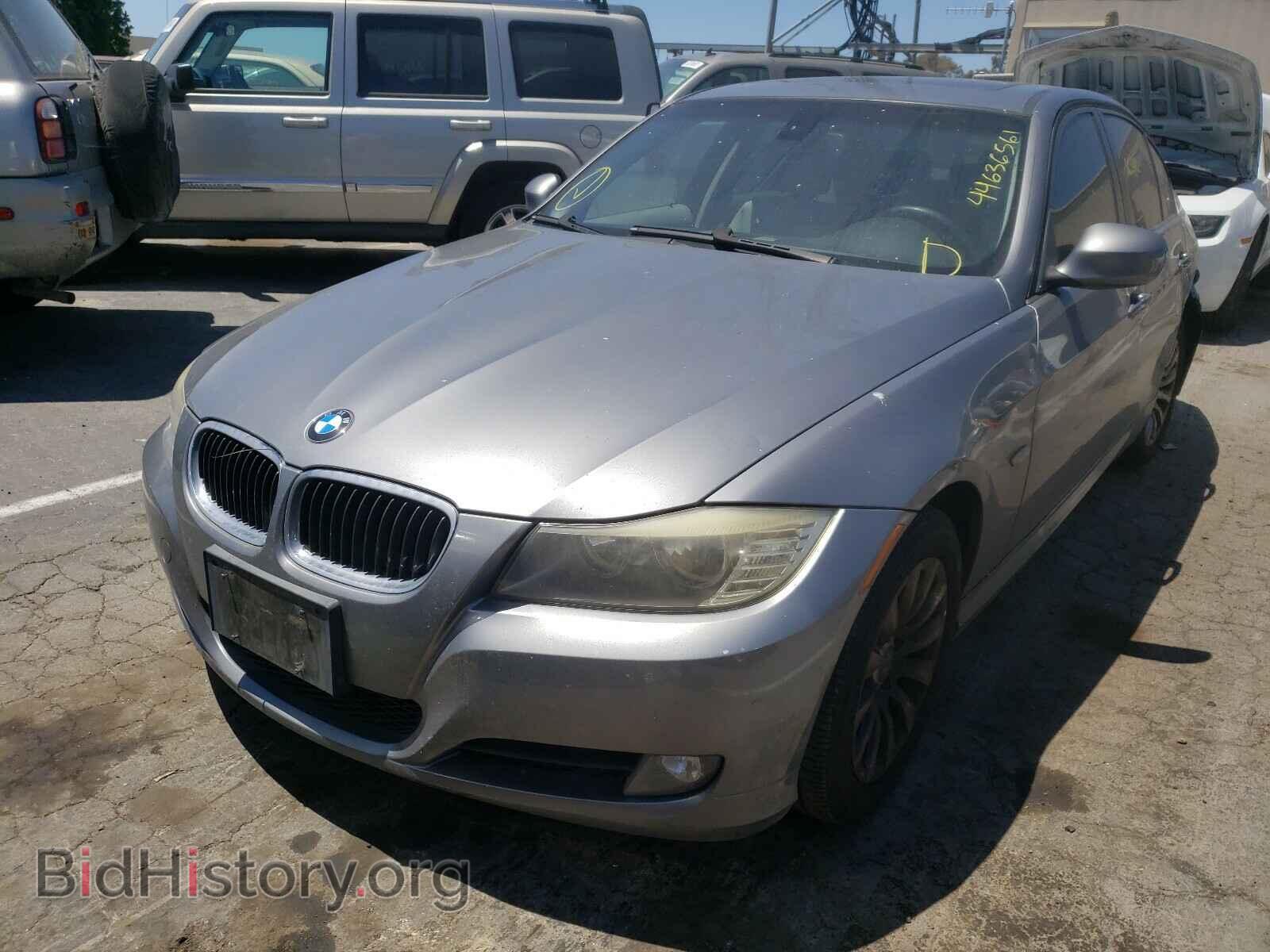 2009 BMW 3 SERIES - VIN: WBAPH53519A436033 - Фото 2