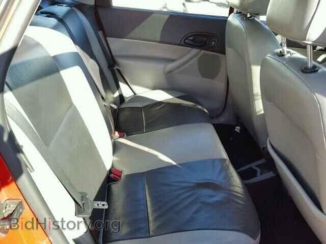 2007 Ford FOCUS (VIN 1FAFP37NX7W185261) — photo 6 of 10