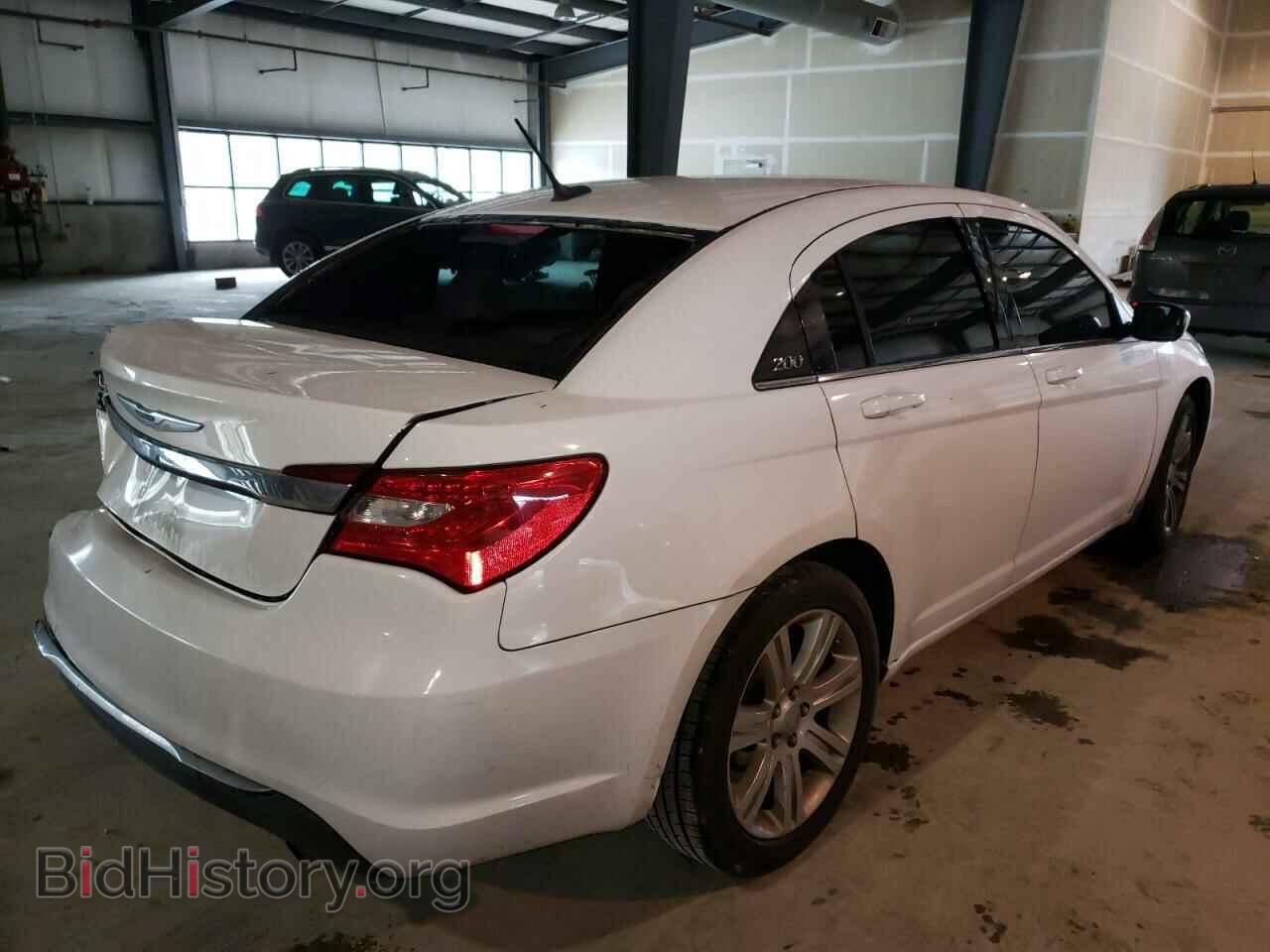 2013 CHRYSLER 200 - VIN: 1C3CCBAB0DN762872 - Фото 4