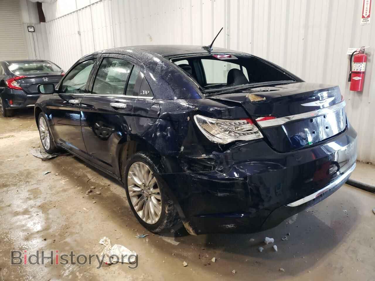 2011 CHRYSLER 200 - VIN: 1C3BC2FB1BN594886 - Фото 2