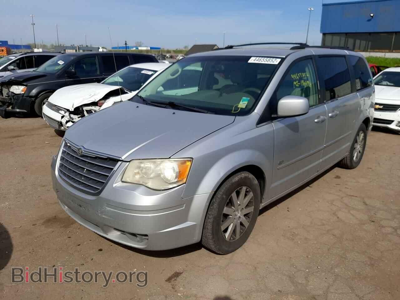 2009 CHRYSLER MINIVAN - VIN: 2A8HR54149R642287 - Фото 2