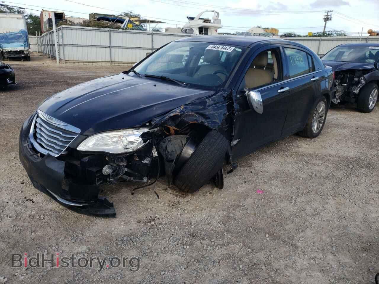 2011 CHRYSLER 200 - VIN: 1C3BC2FB2BN601442 - Photo 2
