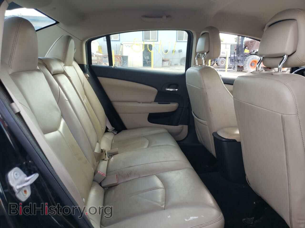 2011 CHRYSLER 200 - VIN: 1C3BC2FB2BN601442 - Photo 6