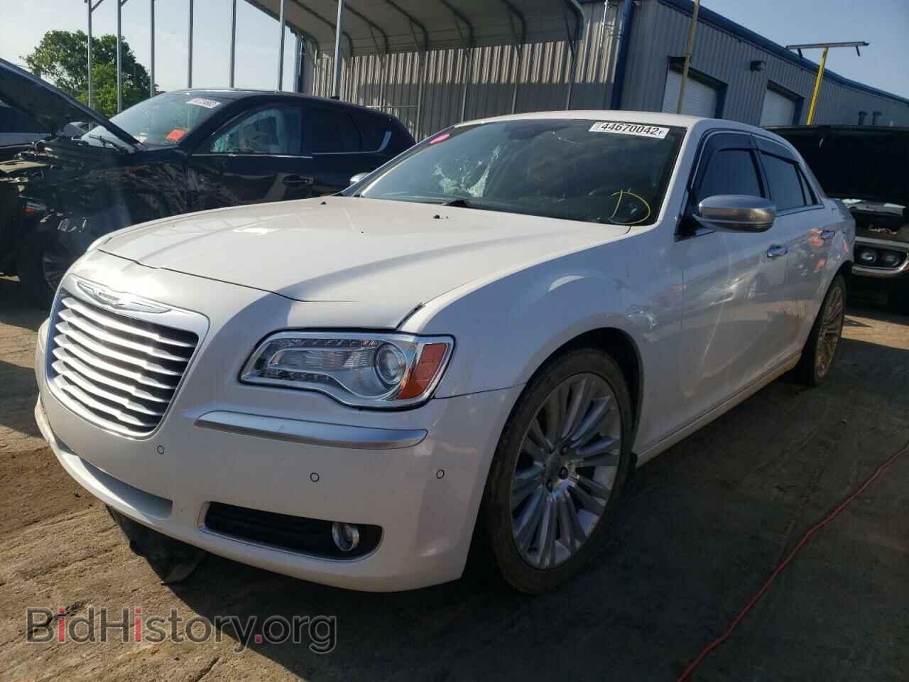 2012 CHRYSLER 300 - VIN: 2C3CCACG8CH228982 - Фото 2