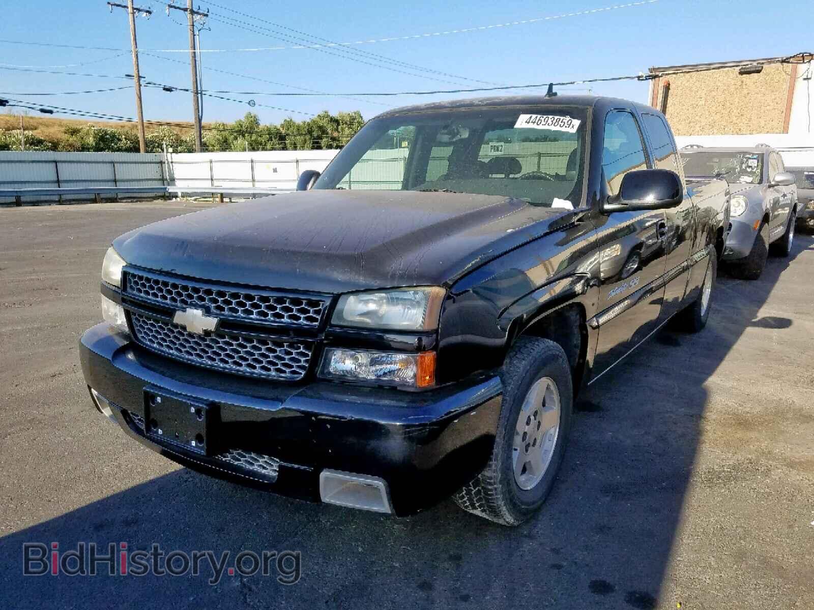 2006 CHEVROLET SILVERADO - VIN: 2GCEC19N861151764 - Фото 2
