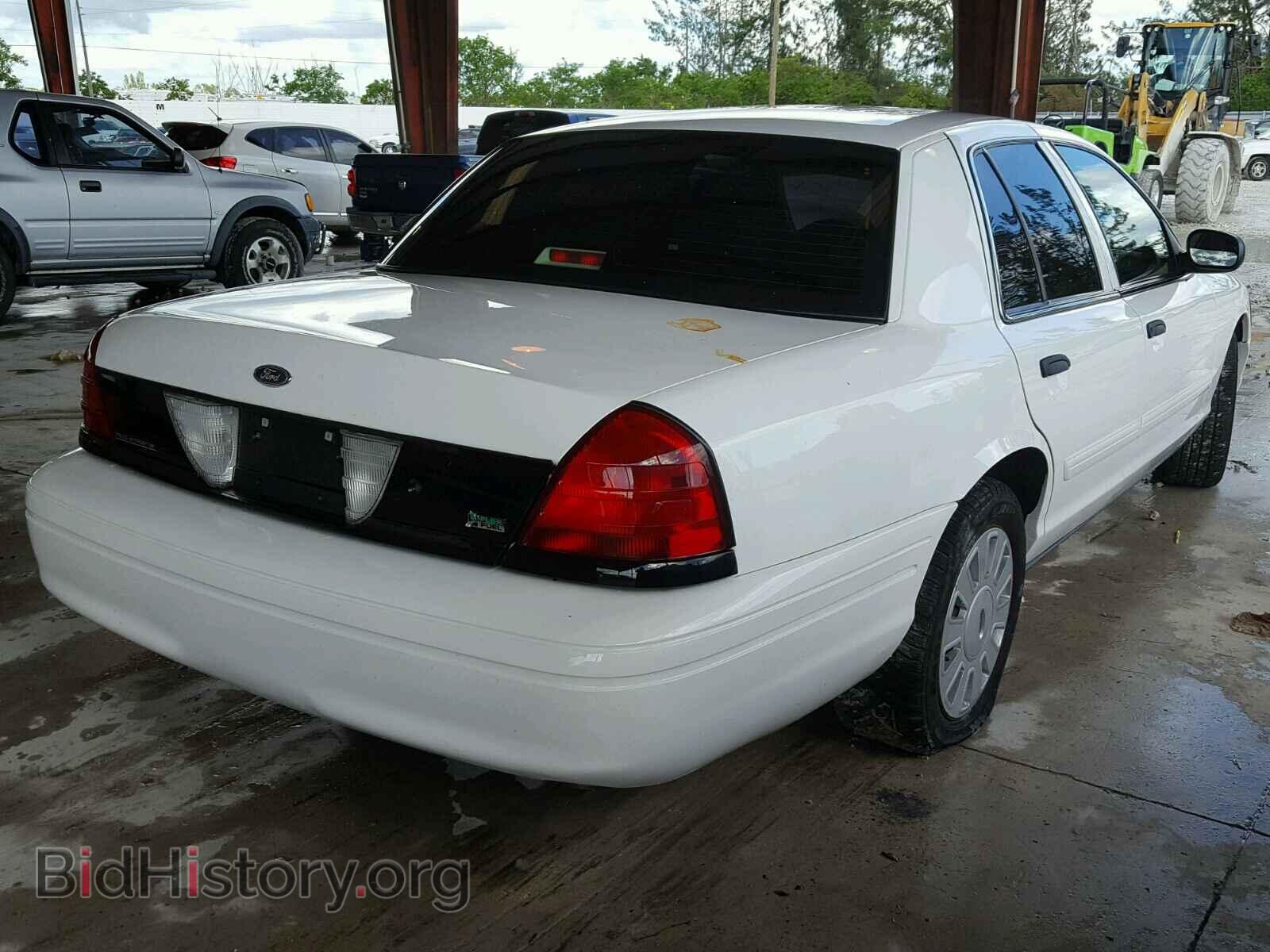 2011 FORD CROWN VIC - VIN: 2FABP7BV7BX104615 - Фото 4
