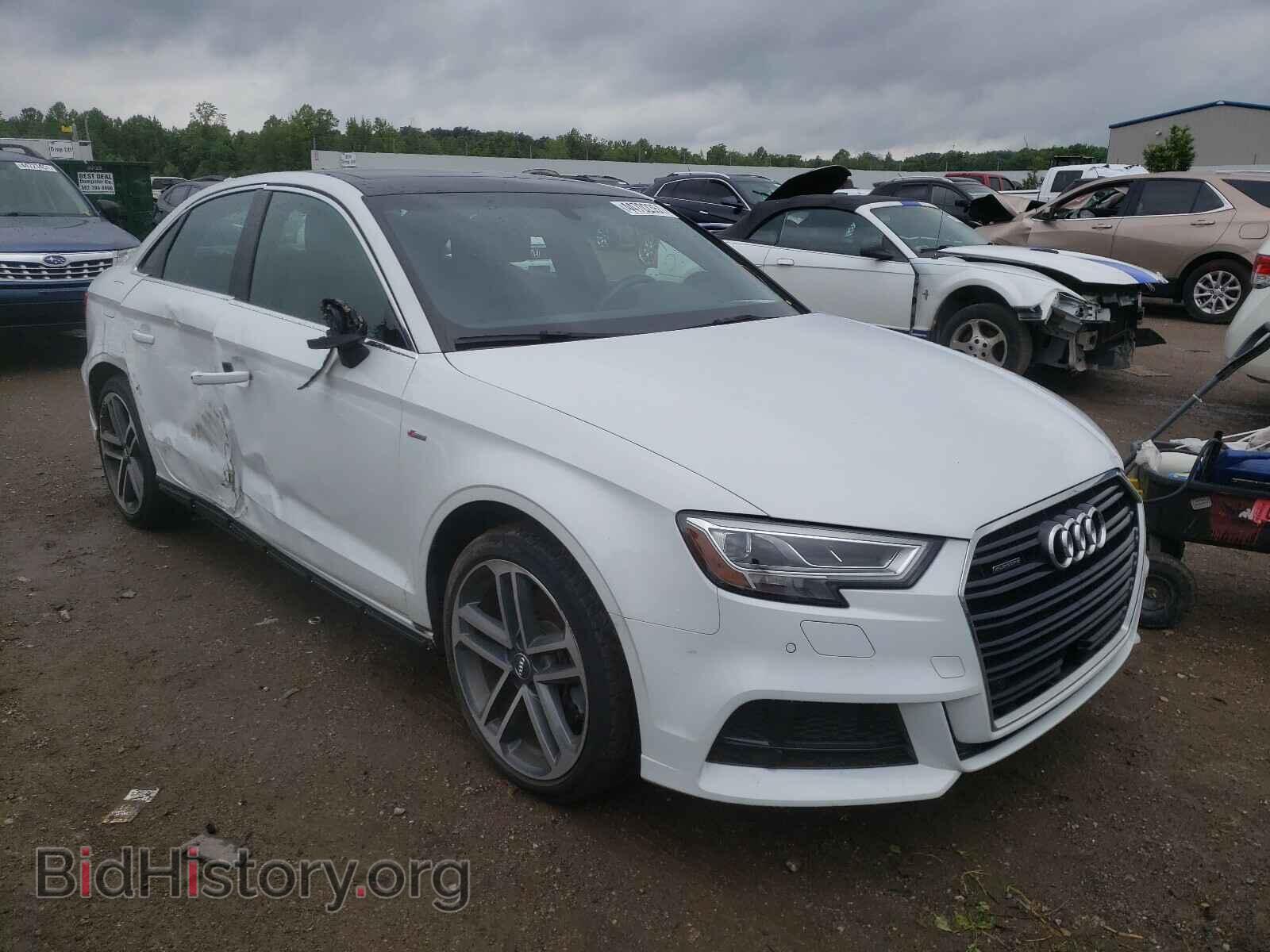 Фотография WAUJ8GFFXJ1050737 - AUDI A3 2018