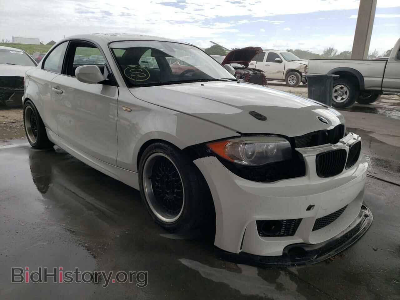Фотография WBAUC9C59DVY60876 - BMW 1 SERIES 2013