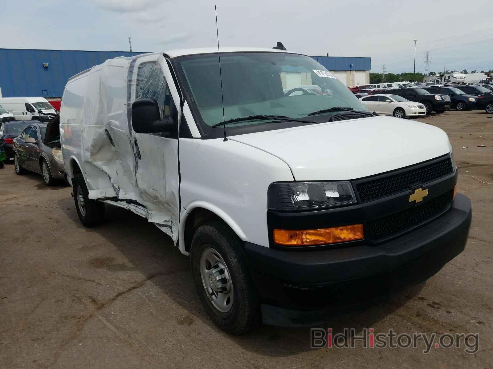 Photo 1GCWGAFPXJ1330451 - CHEVROLET EXPRESS 2018