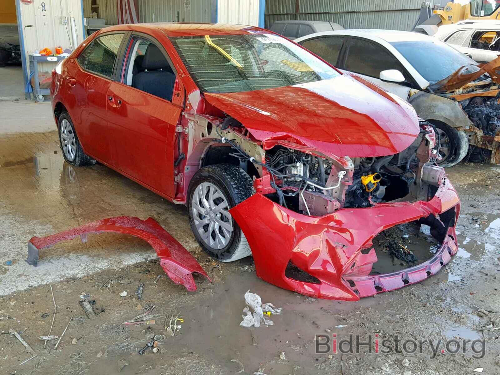 Photo 5YFBURHE1HP705909 - TOYOTA COROLLA 2017