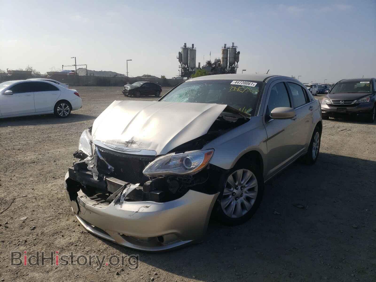 2013 CHRYSLER 200 - VIN: 1C3CCBAB3DN734550 - Photo 2