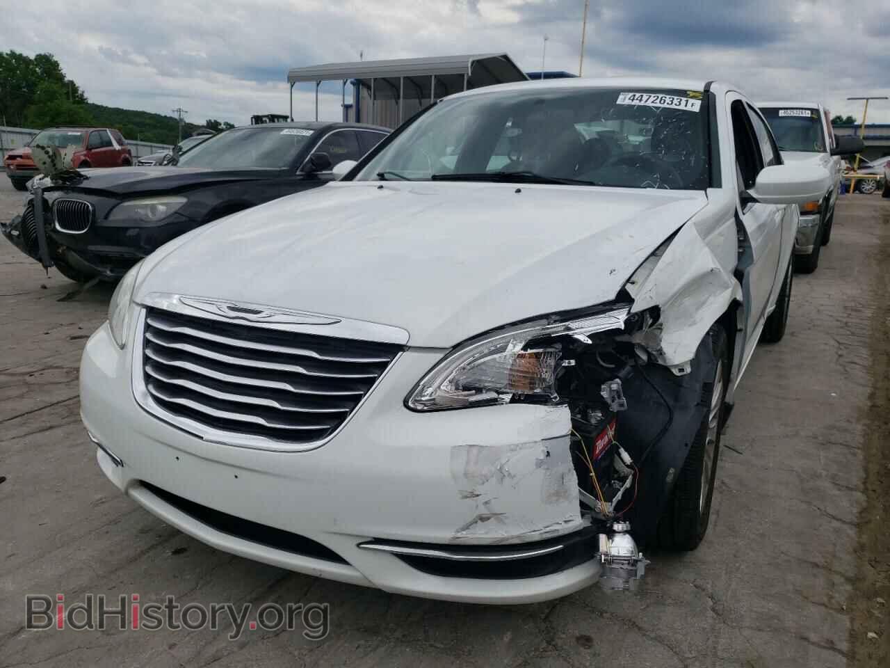 2012 CHRYSLER 200 - VIN: 1C3CCBAB7CN256695 - Фото 2