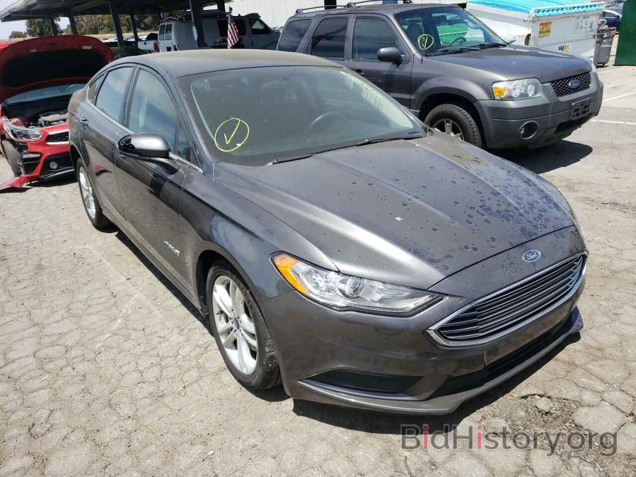 Photo 3FA6P0LU2JR139932 - FORD FUSION 2018