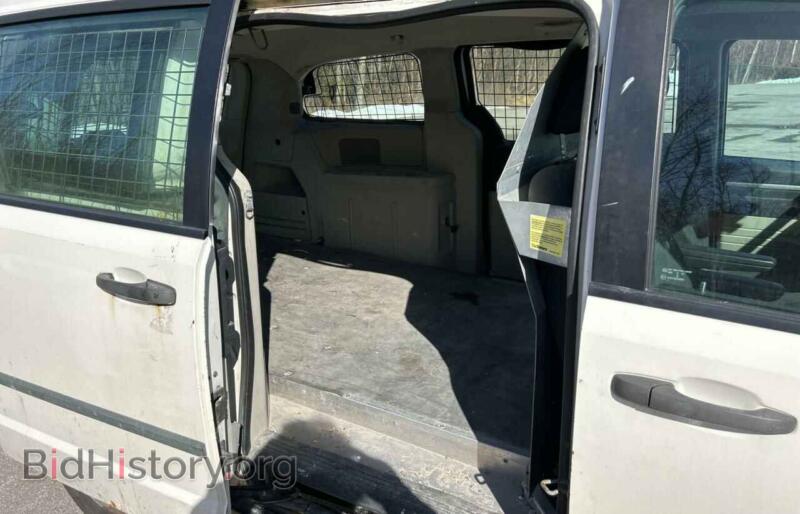 2010 Dodge CARAVAN (VIN 2D4CN1AE8AR250997) — photo 6 of 10