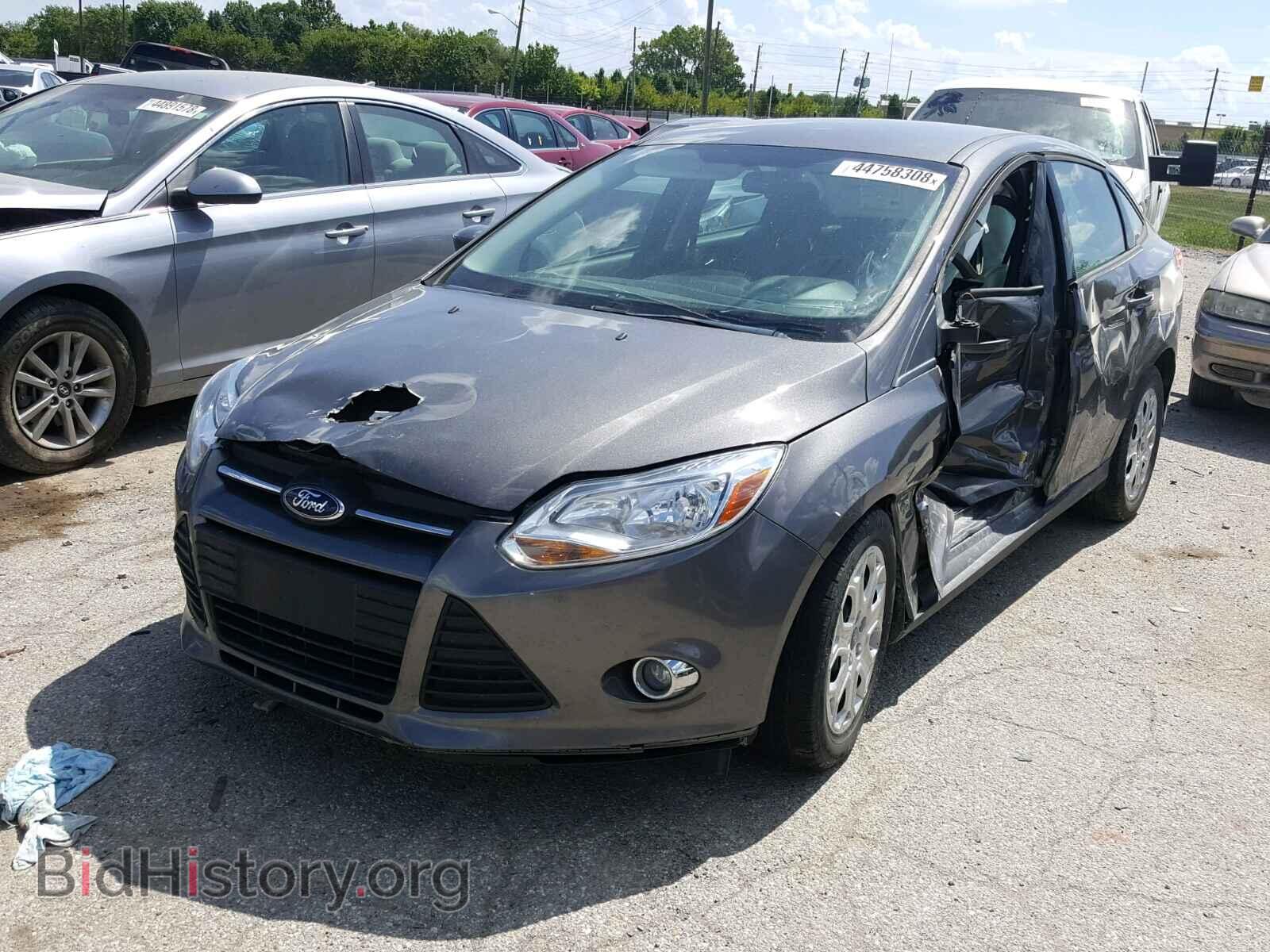 2012 Ford FOCUS (VIN 1FAHP3F23CL233971) — фото 2 из 10