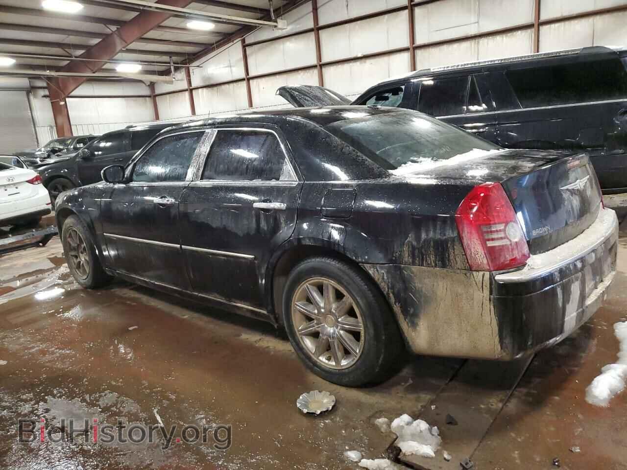 2010 CHRYSLER 300 - VIN: 2C3CA3CV4AH176179 - Фото 2