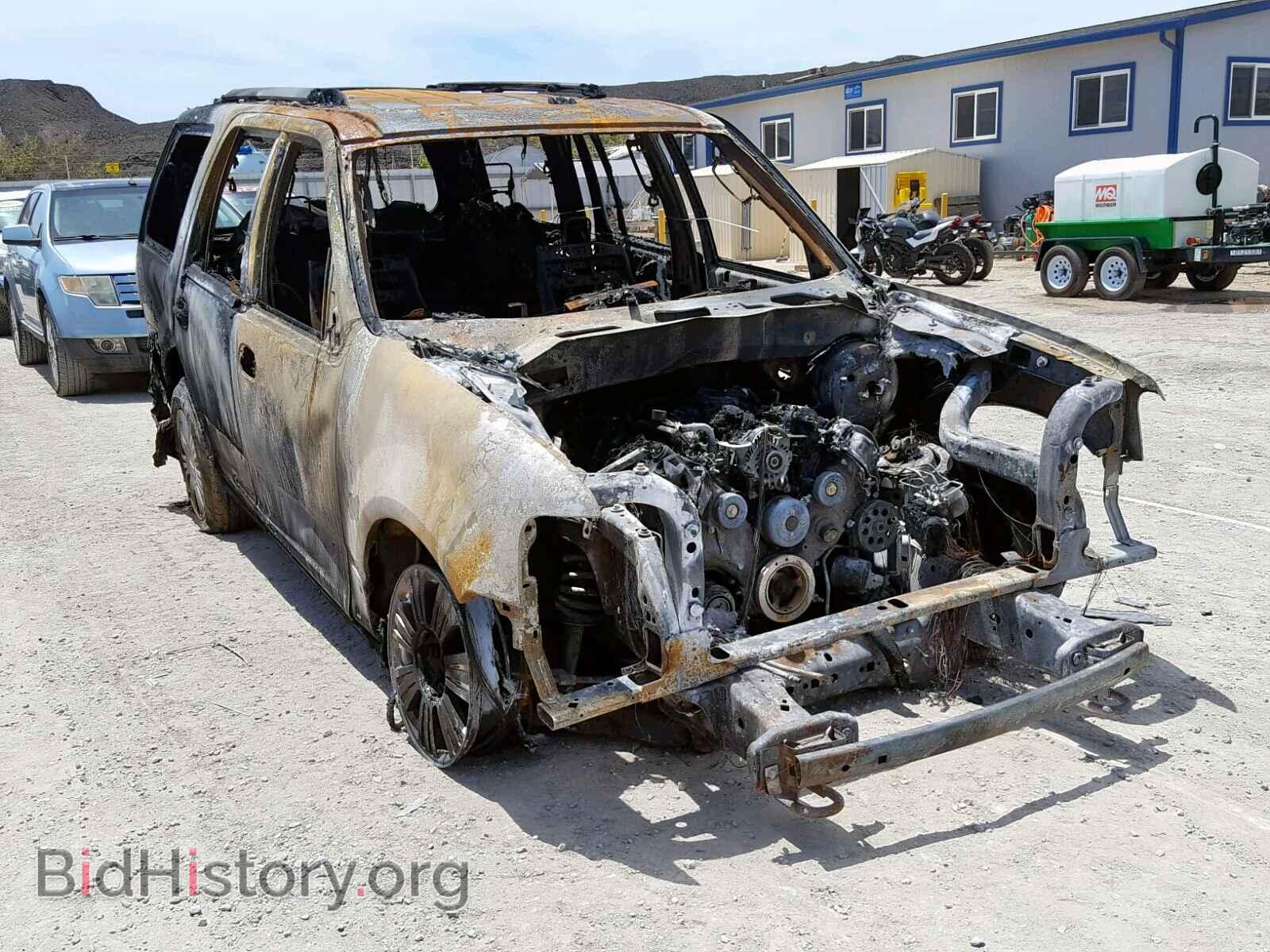 Photo 5LMJJ2H55DEL04519 - LINCOLN NAVIGATOR 2013