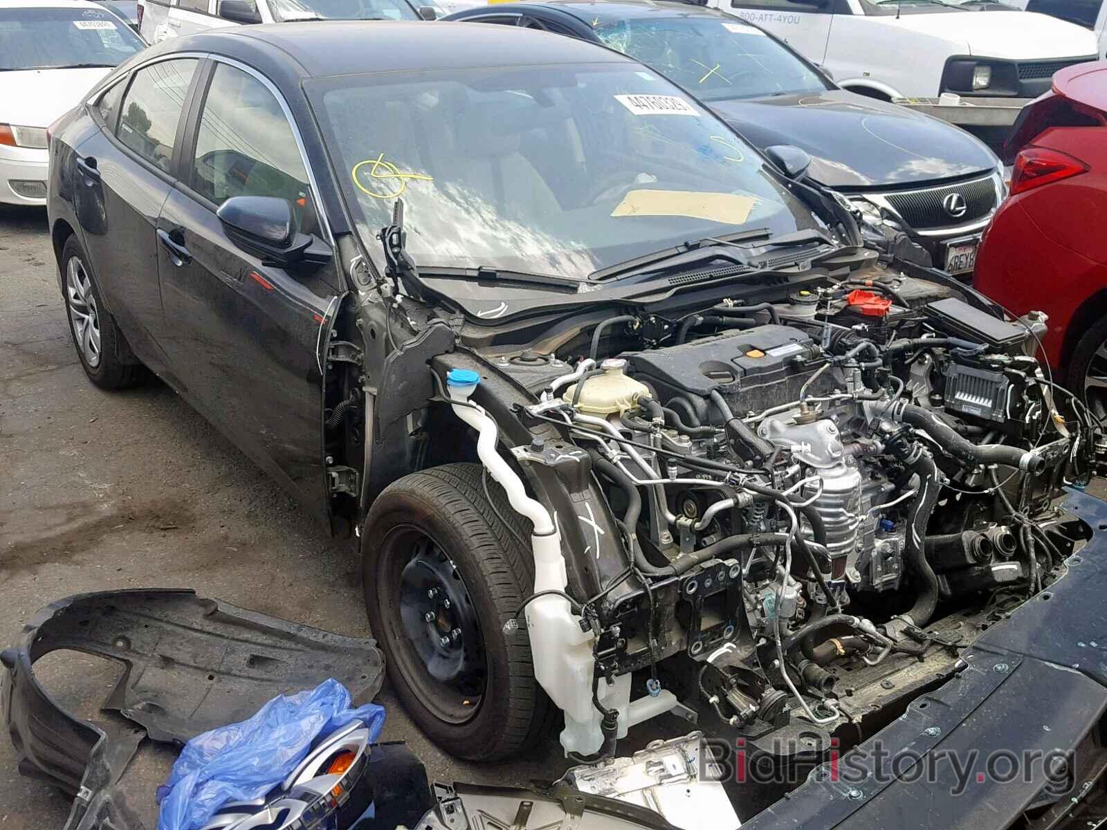 Photo 19XFC2F53JE209676 - HONDA CIVIC LX 2018