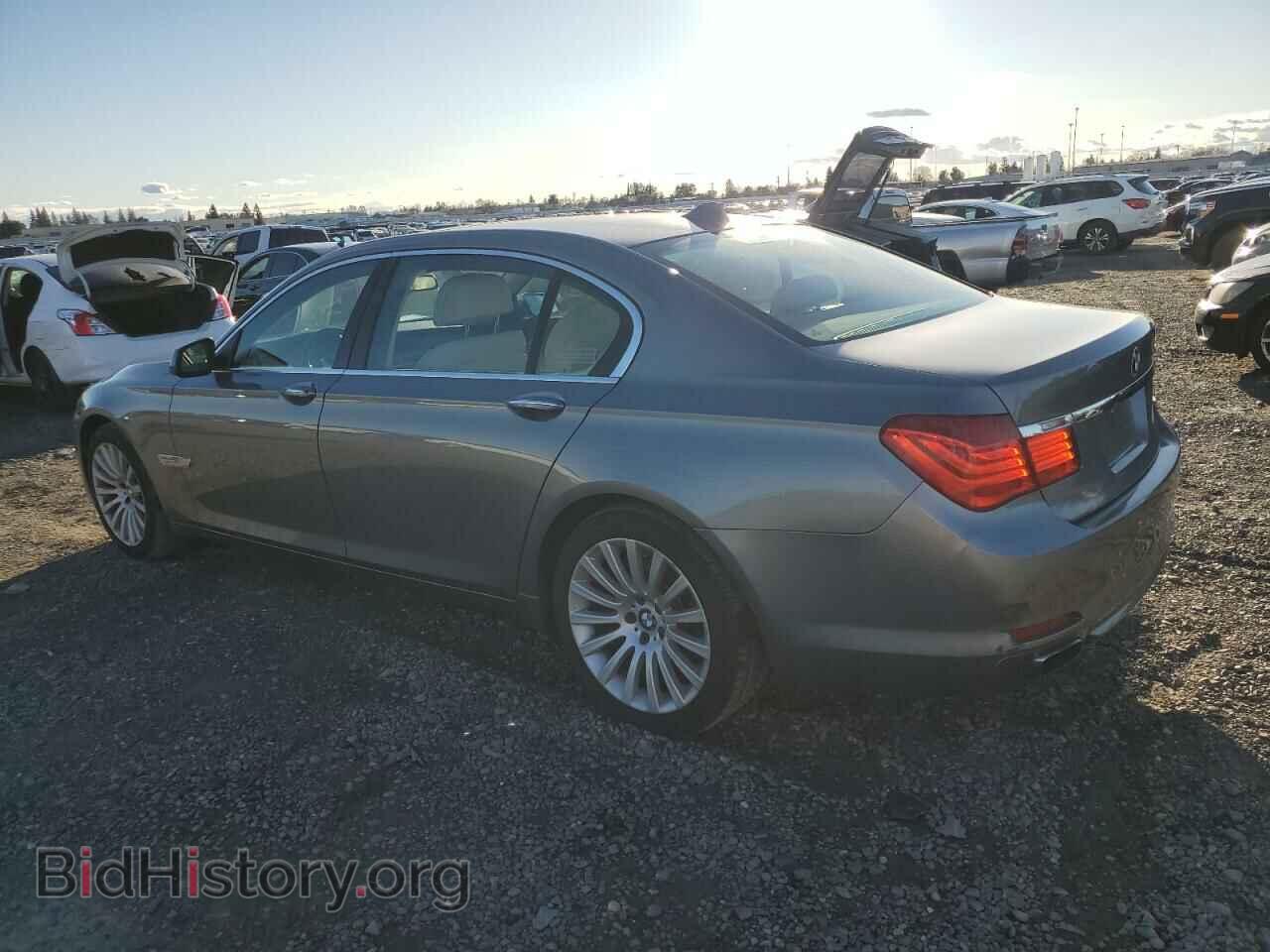 2012 BMW 7 SERIES - VIN: WBAKB8C57CC964068 - Фото 2