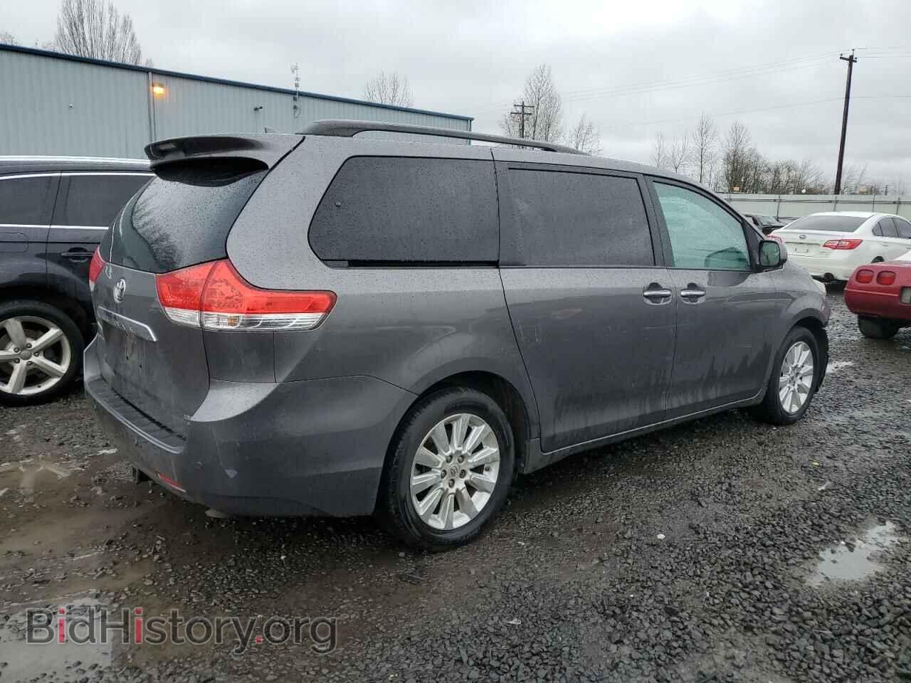 2011 TOYOTA All Models - VIN: 5TDDK3DC5BS025817 - Photo 3