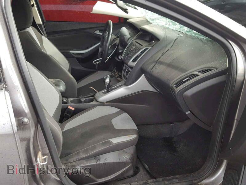 2012 Ford FOCUS (VIN 1FAHP3F26CL451211) — фото 5 из 10