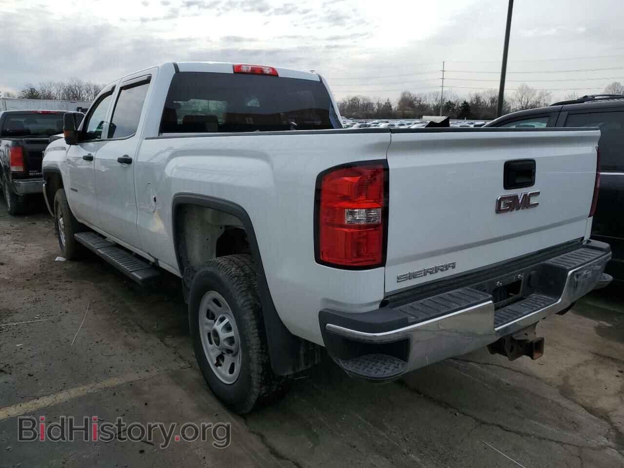 2018 GMC SIERRA - VIN: 1GT12REG9JF170543 - Фото 2