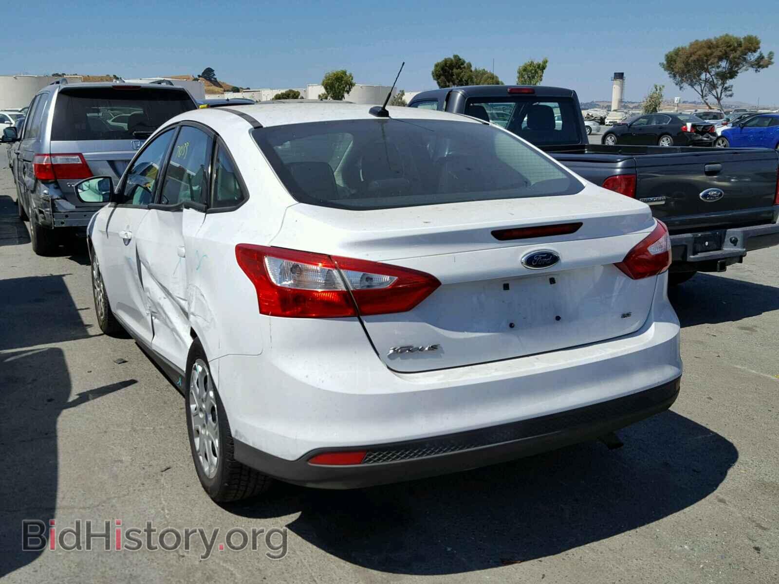 2012 Ford FOCUS (VIN 1FAHP3F22CL105110) — photo 3 of 10