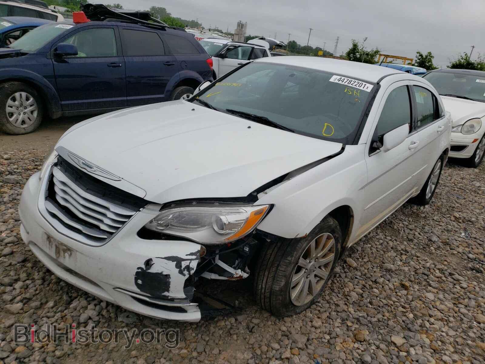2013 CHRYSLER 200 - VIN: 1C3CCBBB1DN606743 - Фото 2