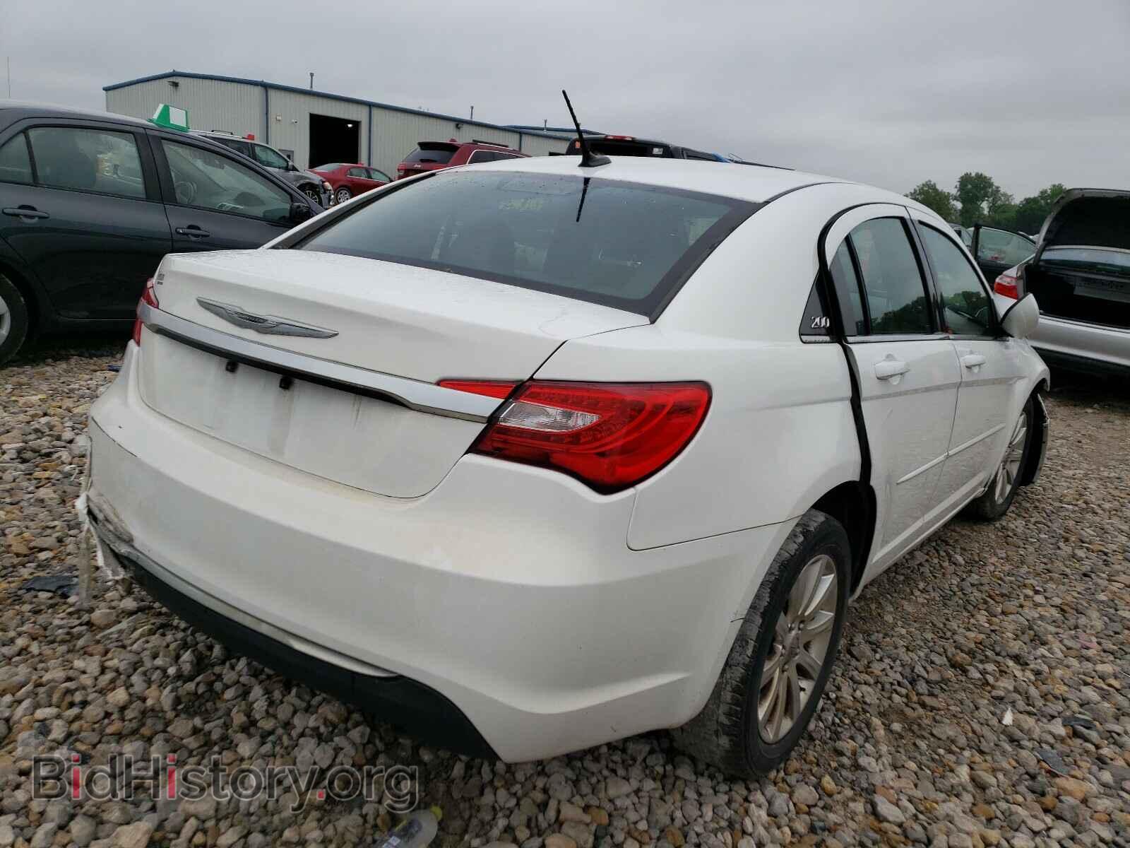 2013 CHRYSLER 200 - VIN: 1C3CCBBB1DN606743 - Фото 4