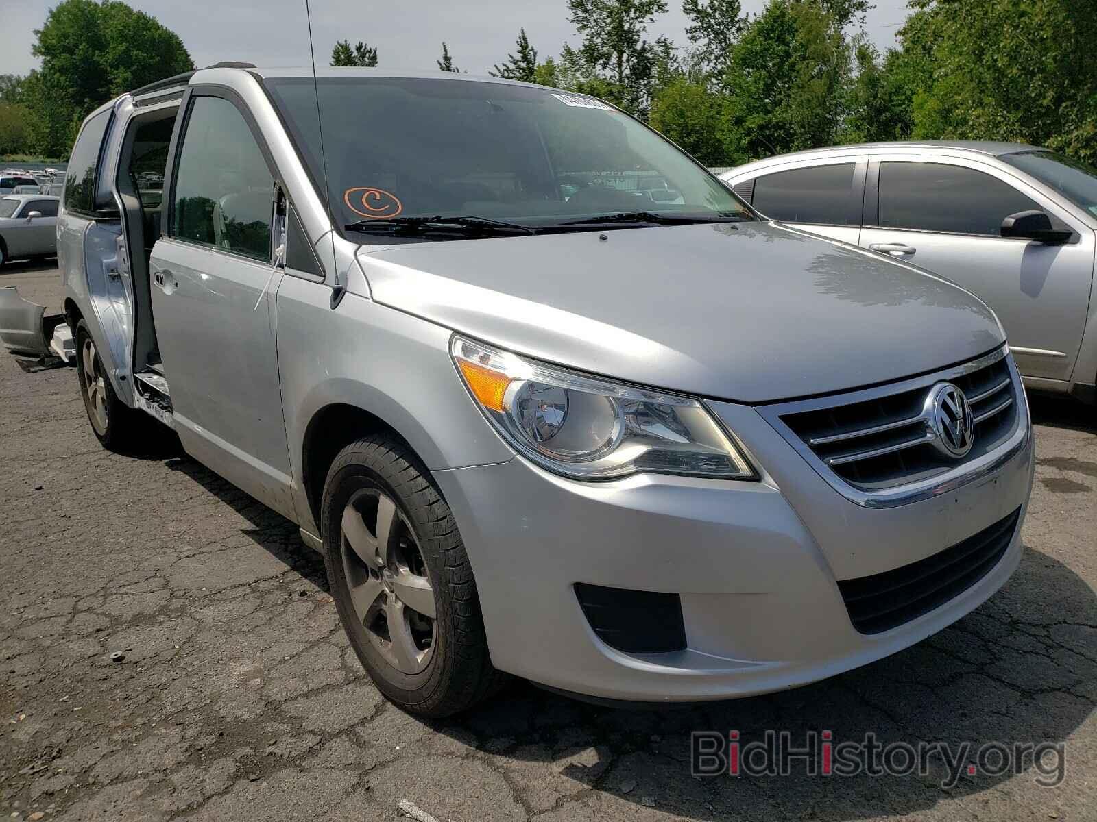 Photo 2V4RW3DG7BR718013 - VOLKSWAGEN ROUTAN 2011