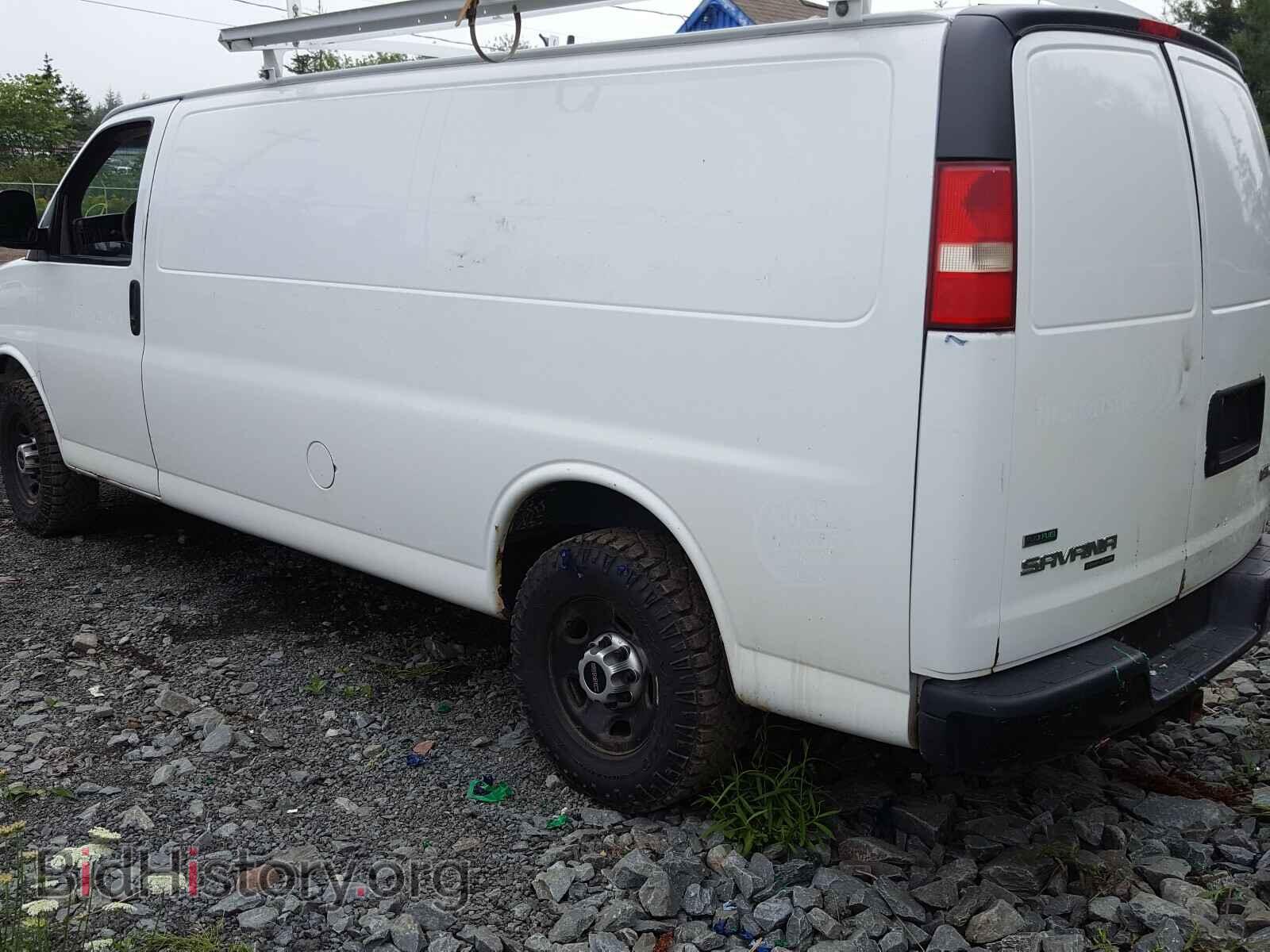 2011 GMC SAVANA - VIN: 1GTW7GCA5B1100921 - Фото 3