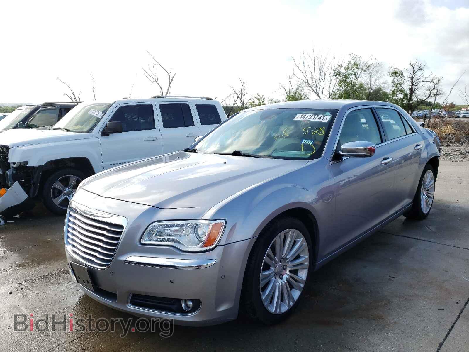 2013 CHRYSLER 300 - VIN: 2C3CCAEGXDH743237 - Фото 2
