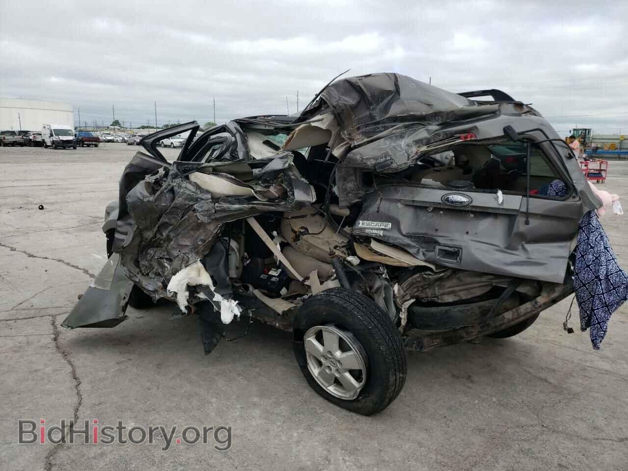2011 FORD ESCAPE - VIN: 1FMCU0D70BKA72487 - Фото 3