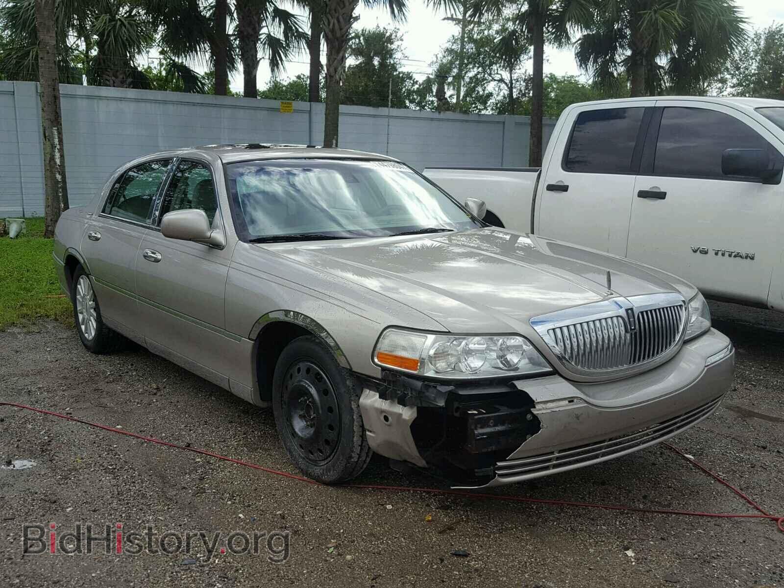 Photo 1LNHM82W23Y604481 - LINCOLN TOWNCAR 2003